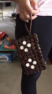 Bolso de mano hecho a mano con cáscara de coco, 2021 - Product Image 2