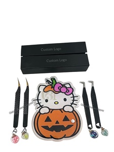 Pince à épiler pour extensions de cils avec embout doré isolé, revêtement en poudre noire à 90 degrés, avec breloques et plaque à cils, logo personnalisé, outil de beauté - Product Image 4