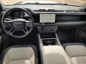 Gran Oferta, Excelente Estado: 2023 LAND ROVER DEFENDER 130 X - DYNAMIC SE AWD, Listo para Enviar - Product Image 2