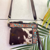 Sac à main en cuir de vachette sculpté à la main avec pompon en cuir, style bohème, couleur turquoise, design unique, sac bandoulière pour femme