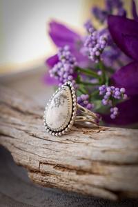 Sólido 925 plata esterlina plateado Natural blanco howlita bisel ajuste 8x10mm pera anillo hecho a mano joyería de moda para mujeres - Product Image 2