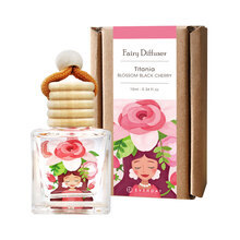 Diffuseur de parfum suspendu pour voiture 10ml - Longue durée, écologique, en plastique et papier de coton, type cintre - Product Image 1