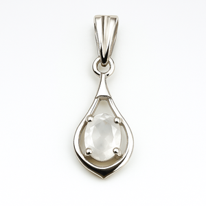 Colgante Clásico Minimalista Unisex Hecho a Mano de Plata de Ley con Baño de Rodio y Piedra Lunar Ovalada con Microincrustaciones - Product Image 3