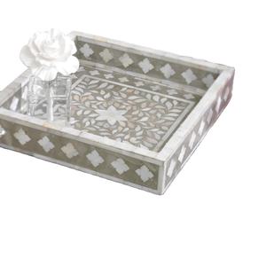 Bandeja DE SERVICIO DE MADERA hecha a mano con diseño único de incrustaciones de hueso Madre Perla India Bandeja rectangular Asas para uso doméstico Ocasiones de comida - Product Image 1