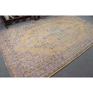 Alfombra de 6x10.4 pies, alfombra turca vintage, alfombra con motivos de plantas y árboles en amarillo y azul - Product Image 2