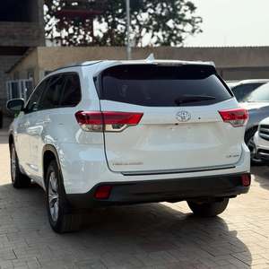 Toyota Highlander Le 8 d'occasion 2017 - Product Image 4