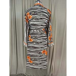 Vestido Kimono de Seda Reciclada Estilo Boho Chic Vintage para Mujer, Ideal para la Playa, Resort, Casa o como Bata de Baño - Product Image 4