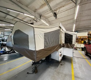 Autocaravana usada F-o-r-e-s-t R-i-v-e-r RV Rock-wood F-r-e-e-d-o-m S-e-r-i-e-s 2560G del 2013, lista para vender - Product Image 1