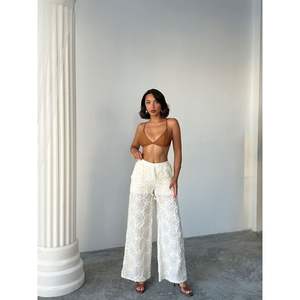 Pantalones de Mujer con Bordado, Pantalones a la Moda con Detalles de Bordado Intrincado - Product Image 4