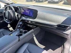 Usado 2024 para Mirai Base, Volante a la Izquierda, Interior Oscuro, Asientos de Cuero, Tracción Delantera, Neumáticos R17 - Product Image 4