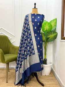 Conjunto de Traje de Fiesta Tradicional Exclusivo de Diseñador en Tela de Seda Katan con Top, Pantalón y Dupatta en Tejido Zari Alfi - Product Image 6