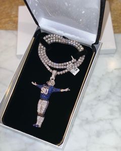 Cuidado Artesanal: Este Impresionante Colgante de Cadena Cubana con Diamantes Moissanite, Chapado en Oro sobre Plata de Ley, Radiante y Infantil - Product Image 4