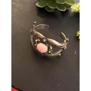 กำไลข้อมือเปลือกหอยสีชมพู Chimney Butte และเงินสเตอร์ลิง เครื่องประดับแฟชั่น - Product Image 3