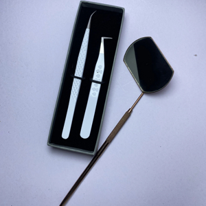 Pince à épiler d'extension de cils en acier inoxydable avec logo personnalisé Texture de la pointe lisse Outils d'isolation et de volume pour les artistes des cils - Product Image 1