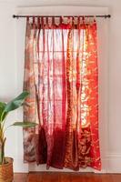 Cortina de patchwork de sari de seda vintage hecha a mano |   Cortinas Ecológicas Recicladas de Estilo Bohemio Indio con Bolsillos para Varillas para Ventanas Francesas
