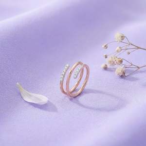แหวนเพชรโรสโกลด์ดีไซน์ประกายระยิบระยับ - Product Image 1