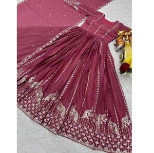 Vestido Largo de Alta Calidad con Escote en V, Espalda con Cierre, Estilo Imperio Elegante, Tela Bordada y Dupatta a Juego para Bodas - Product Image 1