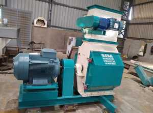 Moulin à marteaux à double porte 2436 Moulin à marteaux pour l'alimentation des animaux Moulin à marteaux pour l'alimentation des volailles Broyeur de bois Broyeur de maïs Broyeur de maïs - Product Image 2