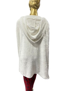 Manta de playa de franela de poliéster de microfibra de punto de un lado con capucha adjunta Vestido de estilo liso usable - Product Image 3