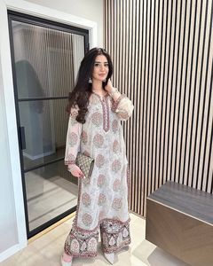 Traje de fiesta de moda étnica para mujer Faux Georgette bordado de secuencia pesada e impresión Digital Top y Palazzo Fancy Lace Border Dupatta - Product Image 3