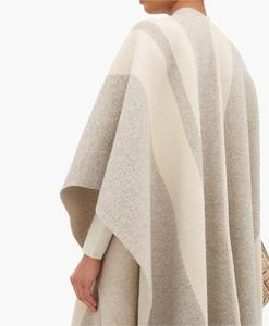 Poncho in <span class=keywords><strong>Maglia</strong></span> Personalizzato per <span class=keywords><strong>Donna</strong></span> 2026, Mantella a Righe Grigie in Misto Lana per Signore - Product Image 4