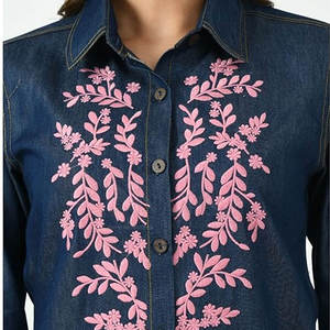 Camisetas de algodón orgánico para mujer, Camiseta de algodón de color personalizado liso, camisetas bordadas al por mayor personalizadas OEM - Product Image 4