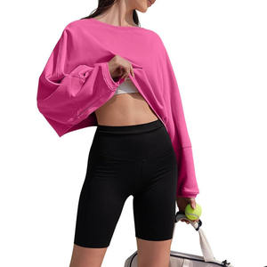 Tops courts de haute qualité pour femmes avec sweat-shirt avec logo personnalisé à imprimé bouffant Meilleur design pour l'hiver prix raisonnable haut court pour femmes - Product Image 6