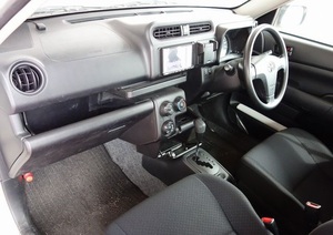 รถยนต์โตโยต้า ซูคเซส วากอน แวน ปี 2018 มือสอง พวงมาลัยขวา เบาะผ้า ภายในสีเข้ม เกียร์อัตโนมัติ เบาะหนัง ขาย - Product Image 4