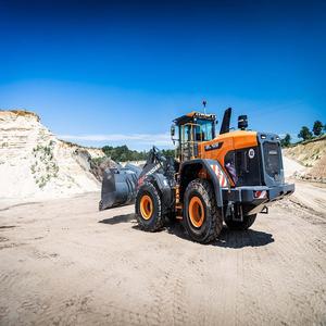 Approvisionnement en gros de chariots élévateurs Doosan DL GL Series IC et électriques, idéaux pour la logistique, les chantiers de construction et la fabrication - Product Image 1