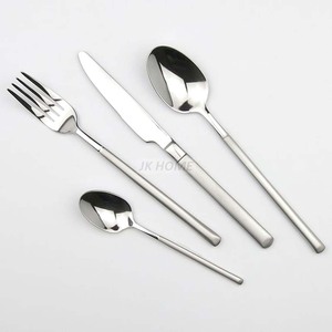 Juego de Cubiertos de Acero Inoxidable Colorido Portugués Económico con Diseño de Mango Plano Único, Aspecto Real, Juego de Cubiertos de Lujo - Product Image 6