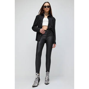 Pantalon décontracté à coupe régulière aspect cuir - Product Image 1