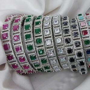 Brazalete de latón con diamantes americanos de lujo para mujer, diseño Floral de corte esmeralda para bodas, compromisos, fiestas con plata - Product Image 1