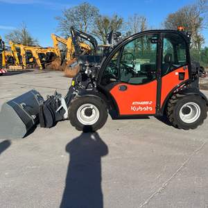 Chariot télescopique compact Kubota KTH4815-2 – Capacité de levage de 1,4 T, portée de 4,8 m, moteur diesel de 37 kW, prêt à être expédié à prix avantageux - Product Image 3