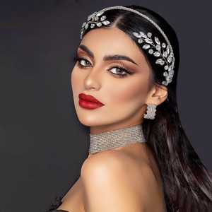 Diadema Bridella BHP531-S con Pedrería Plateada - Ajuste Cómodo y Seguro para Bodas, Bailes de Graduación y Eventos Formales - Product Image 1