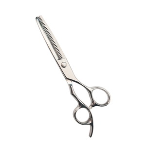 2025 ciseaux de coiffeur de coiffure professionnels ciseaux de beauté en acier inoxydable de 6 pouces pour l'utilisation de Salon ciseaux de coiffeur de haute qualité - Product Image 4