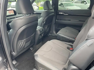 SUV de Lujo Edición Nocturna 2025, Vehículo Familiar de 7 Plazas, Características Avanzadas de Seguridad y Confort, Motor V6 de 3.8L y 8 Velocidades - Product Image 4