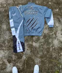 ชุดลำลองสำหรับฤดูร้อนของเด็กผู้ชายชุดสองชิ้นเสื้อเชิ้ตแขนสั้นพิมพ์ลายตัวอักษรสีน้ำเงินและกางเกงขาสั้นระบายอากาศได้ดี - Product Image 6