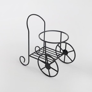 Mini jardinières en métal rehaussez votre espace avec des jardinières suspendues au design tendance pour balcon et salon - Product Image 1