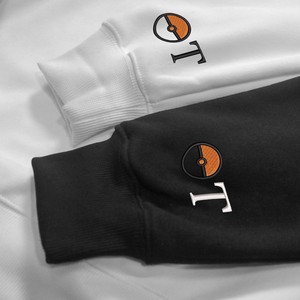 Sweat-shirt brodé Dragonite, sweat à capuche personnalisé avec initiales, sweat à capuche drôle avec dragon brodé, t-shirt personnalisé avec nom - Product Image 2