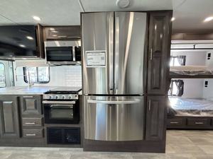 Disponible Nuevo 2025 Forest River Georgetown Serie 3 33B listo para la venta - Product Image 4