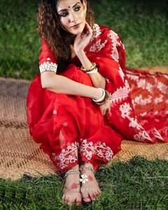 Saree en soie Pashmina de créateur moderne pour femmes avec chemisier ethnique Confortable et élégant Mariage Tenue de fête classique pour femmes - Product Image 4