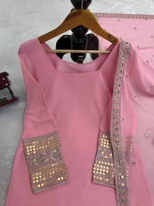 Ensemble Sharara en Georgette Foux très demandé avec Dupatta pour femmes, costume Sharara pakistanais pour l'exportation mondiale - Product Image 6