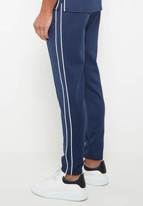 Conjunto Deportivo de Dos Piezas para Hombre, Sudadera con Capucha y Pantalones Deportivos Gruesos de Invierno, Corte Regular, Color Sólido, Personalizable al por Mayor - Product Image 6