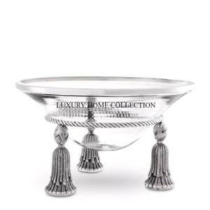 Elegantes cuencos de metal con contornos suaves y redondeados y calidad superior, ideales para presentar ensaladas frescas, frutas o acompañamientos - Product Image 5