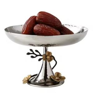 Bol à dattes sur piédestal argenté avec base florale dorée, plateau cadeau islamique pour le Ramadan, décoration de fête pour l'Aïd - Product Image 1