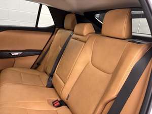 Lexus RZ 450e Premium AWD 2023 avec jantes de 20 pouces - Product Image 5