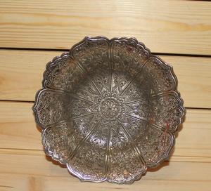 Bol en laiton antique floral fait main, design classique, bol décoratif pour la décoration de la maison - Product Image 1