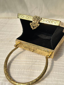 Bolso de Mano Rectangular de Metal Dorado Antiguo con Panel Grabado, Asa Rígida, Bolso de Lujo para Mujer, para Eventos Nocturnos y Bodas, para Exportación - Product Image 4