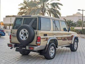 Vers yota Land Crui ser 2013 - Product Image 5