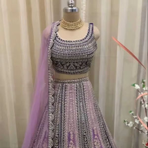 Juego de Lehenga Choli nupcial de trabajo de secuencia de bordado pesado con estilo tradicional Dupatta - Product Image 1